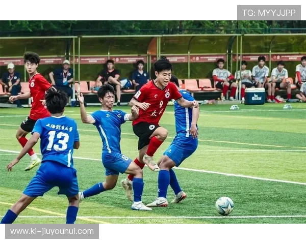 南通劲旅挑战金陵豪强一场激情四溢的江苏足球巅峰对决